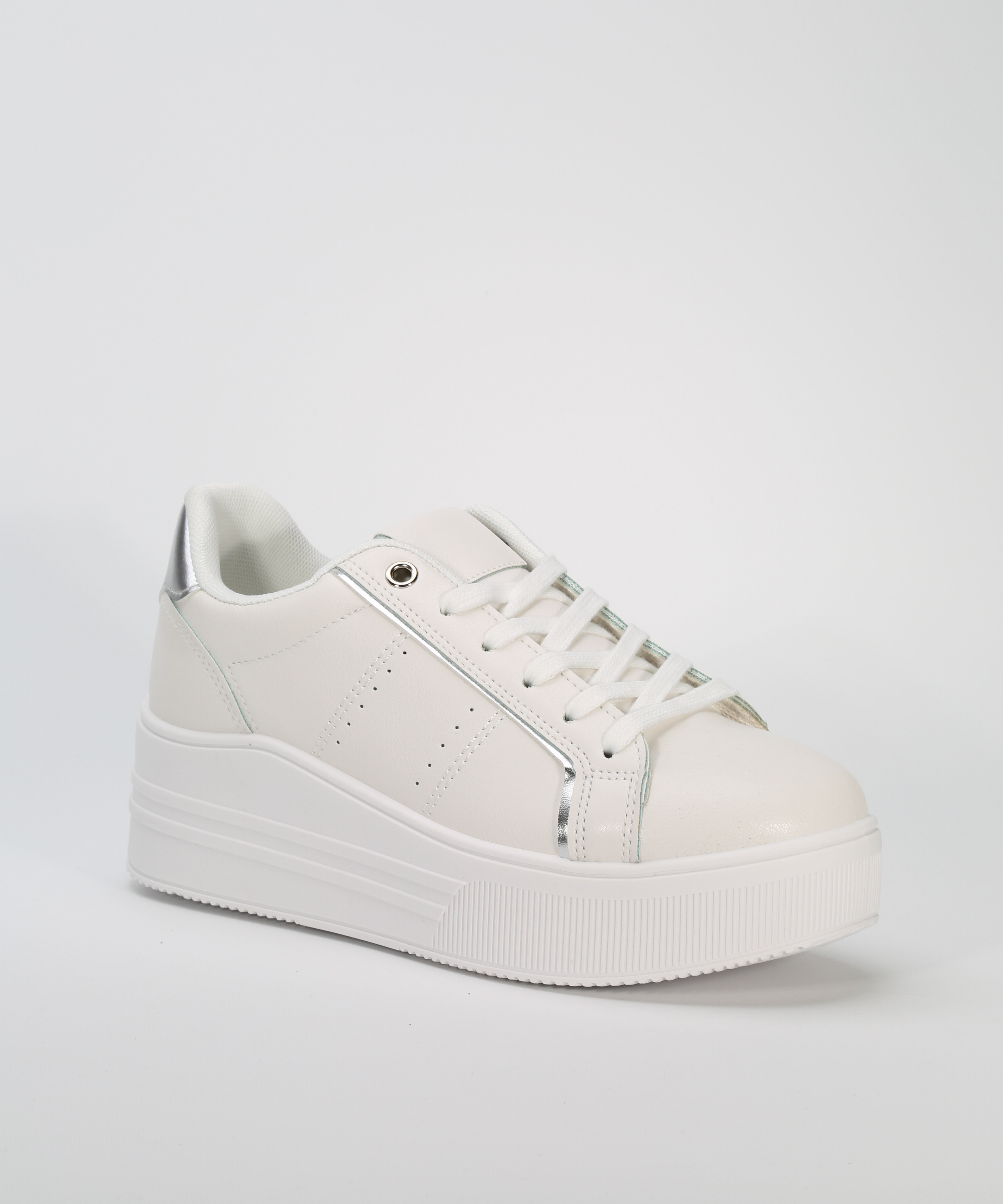 Zapatilla talonera metalizada image number null